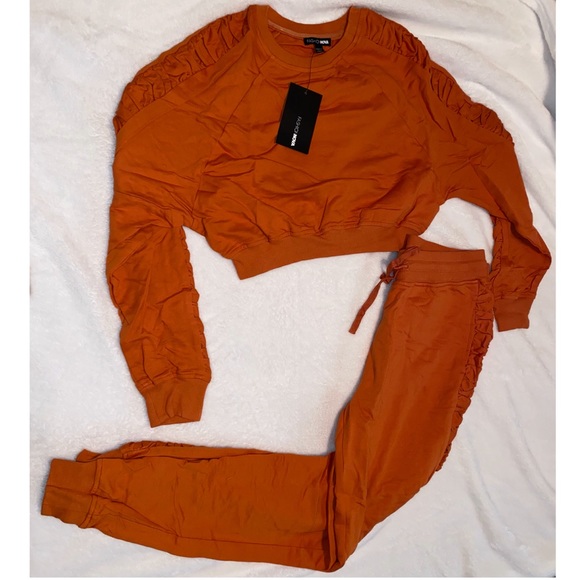 Orange Lounge Set - Picture 4 of 5